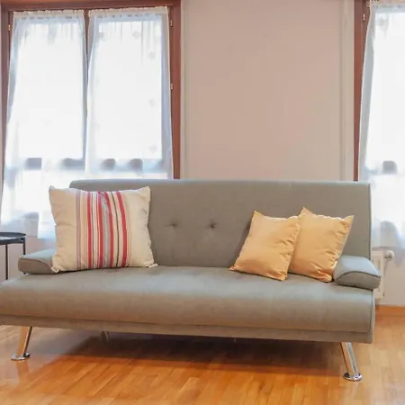 Avg Fernando Vela 11 Apartment *